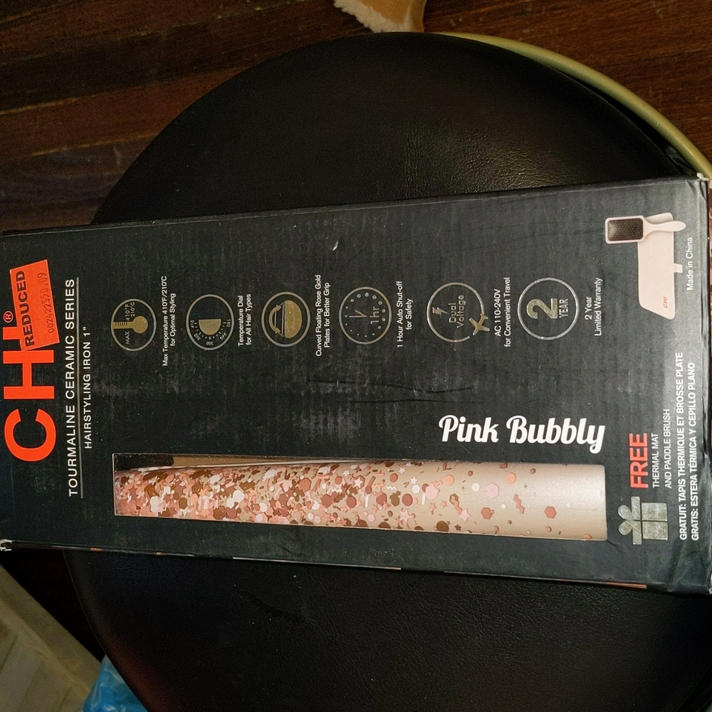 CHI tourmaline ceramic series hairstyling iron 1" in pink bubbly. Good Condition